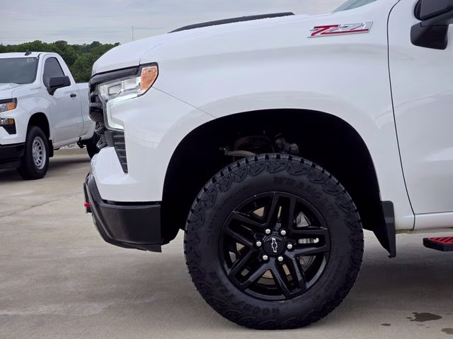 2024 Summit White Chevrolet Silverado 1500 LT Trail Boss 4X4 Truck