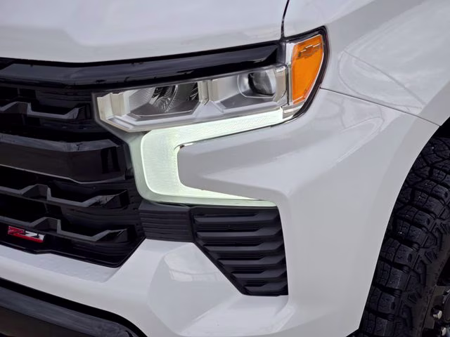 2024 Summit White Chevrolet Silverado 1500 LT Trail Boss 4X4 Truck