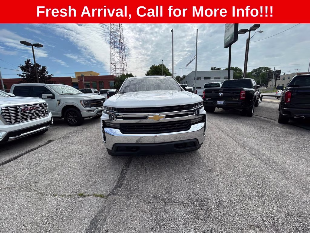 2019 Summit White Chevrolet Silverado 1500 LT 4X4 Truck