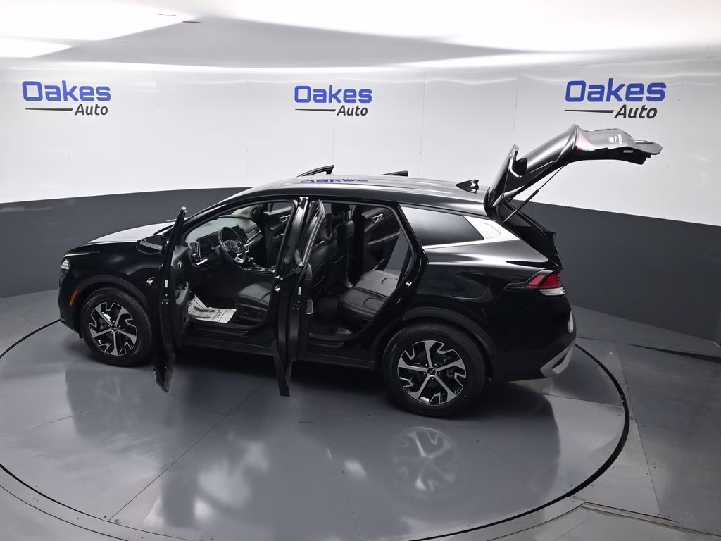 2024 Ebony Black Kia Sportage EX FWD SUV