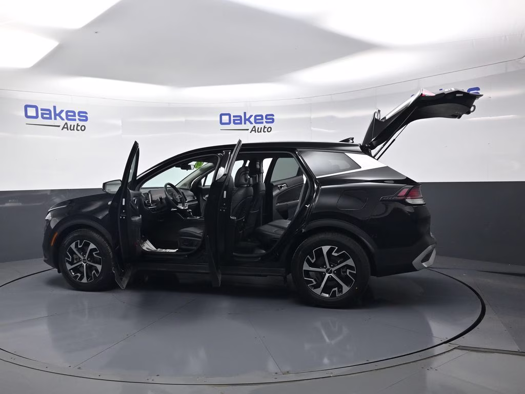 2024 Ebony Black Kia Sportage EX FWD SUV