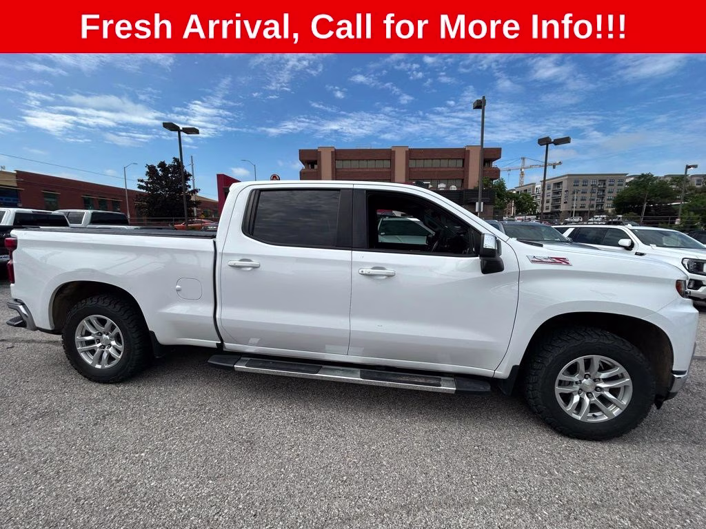 2019 Summit White Chevrolet Silverado 1500 LT 4X4 Truck