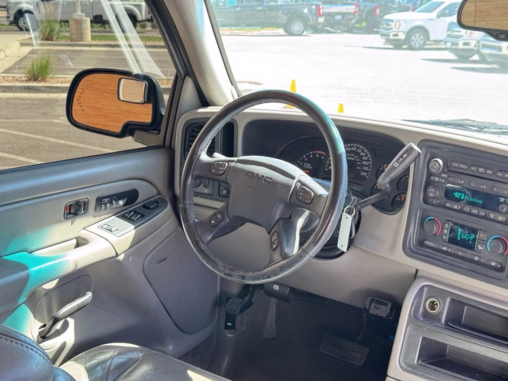 2005 Onyx Black GMC Sierra 2500HD SLT RWD Truck