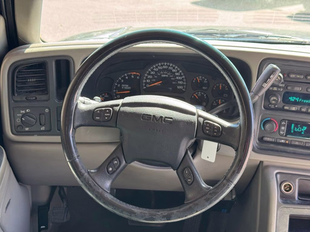 2005 Onyx Black GMC Sierra 2500HD SLT RWD Truck