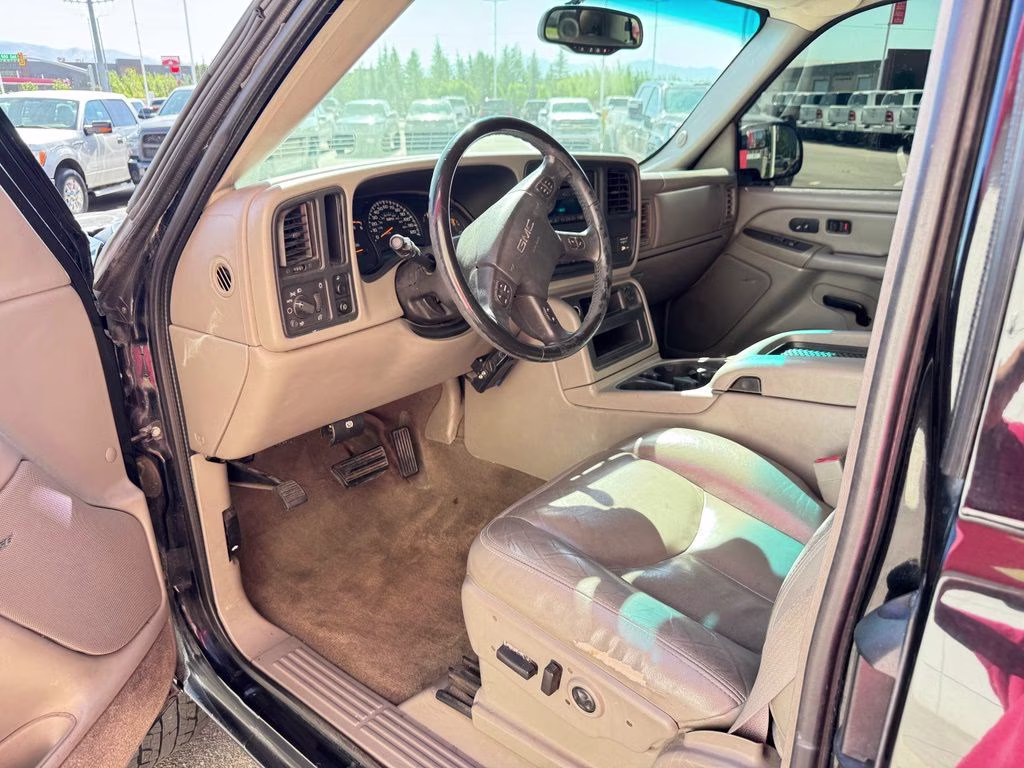 2005 Onyx Black GMC Sierra 2500HD SLT RWD Truck