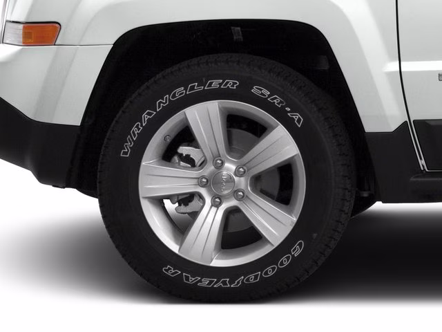 2016 Granite Crystal Metallic Clearcoat Jeep Patriot Sport FWD SUV