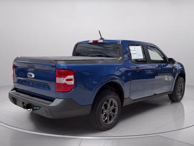 2023 Atlas Blue Metallic Ford Maverick XLT FWD Truck