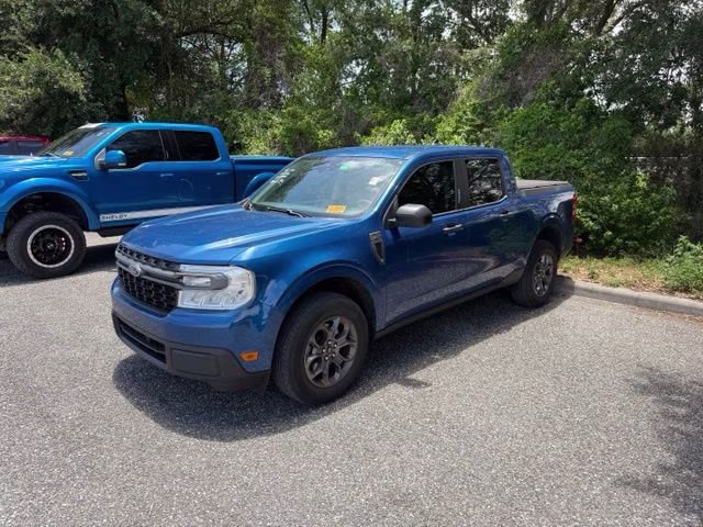 2023 Atlas Blue Metallic Ford Maverick XLT FWD Truck