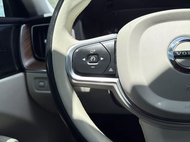 2021 Denim Blue Metallic Volvo XC60 T6 Momentum AWD SUV