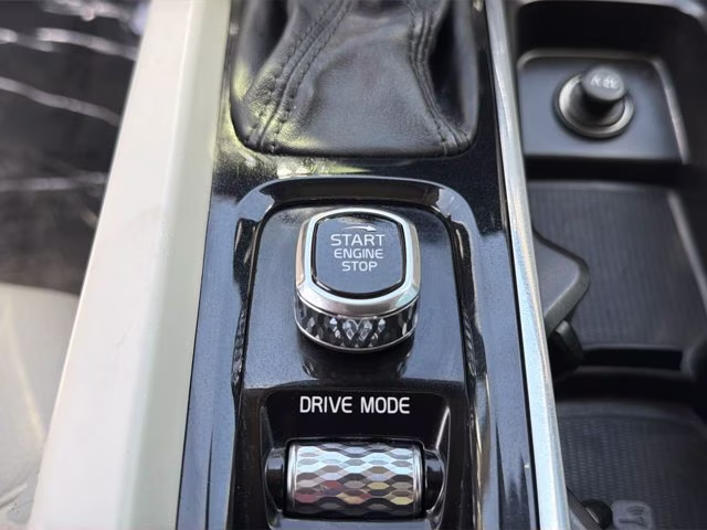 2021 Denim Blue Metallic Volvo XC60 T6 Momentum AWD SUV