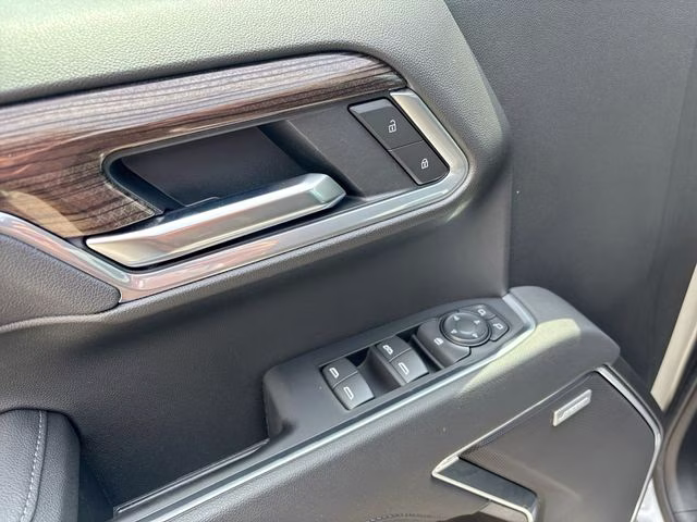 2025 Sterling Gray Metallic Chevrolet Silverado 1500 RST 4X4 Truck