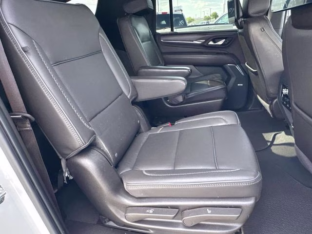 2023 White Frost GMC Yukon XL Denali RWD SUV