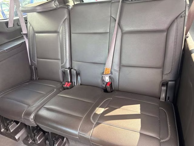 2023 White Frost GMC Yukon XL Denali RWD SUV