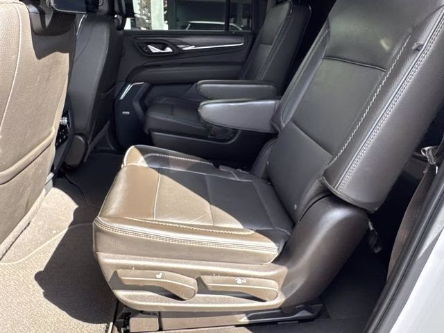 2023 White Frost GMC Yukon XL Denali RWD SUV