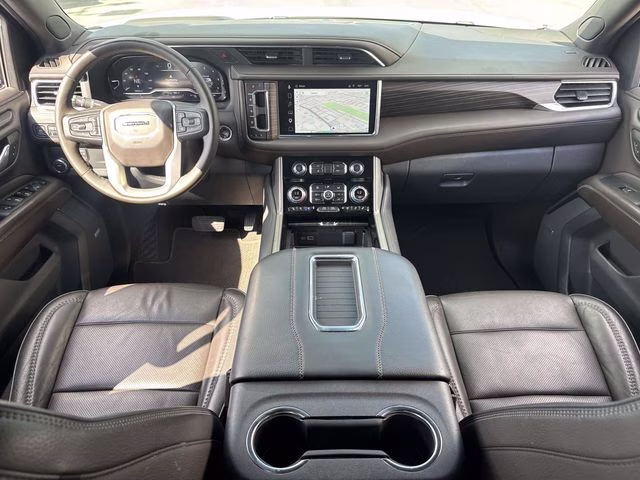 2023 White Frost GMC Yukon XL Denali RWD SUV