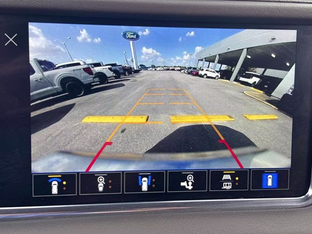 2023 White Frost GMC Yukon XL Denali RWD SUV