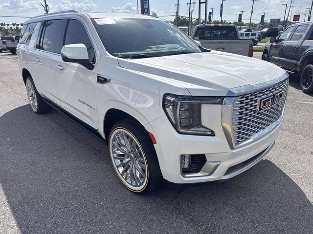 2023 White Frost GMC Yukon XL Denali RWD SUV