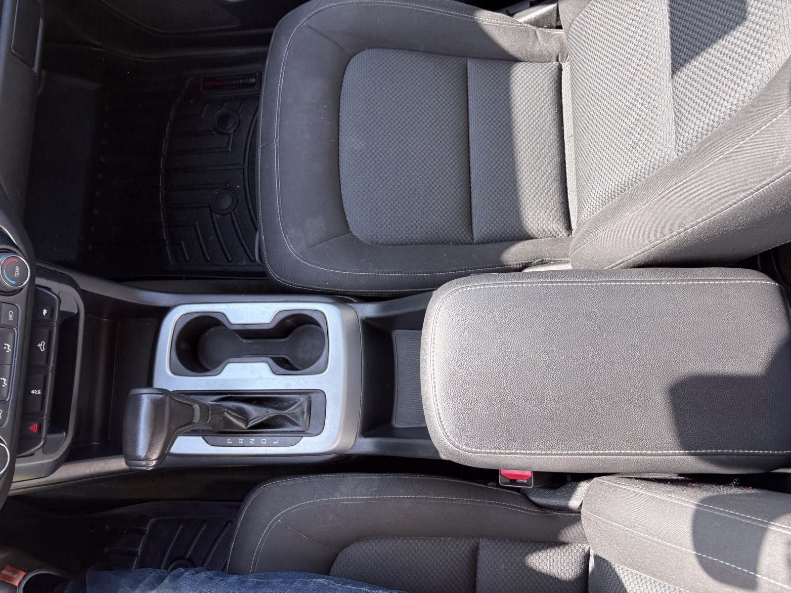 2019 Silver Ice Metallic Chevrolet Colorado 4WD LT 4X4 Truck