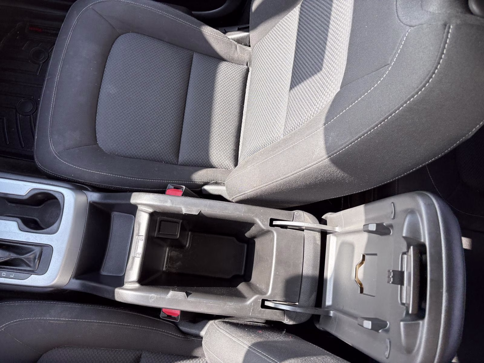 2019 Silver Ice Metallic Chevrolet Colorado 4WD LT 4X4 Truck
