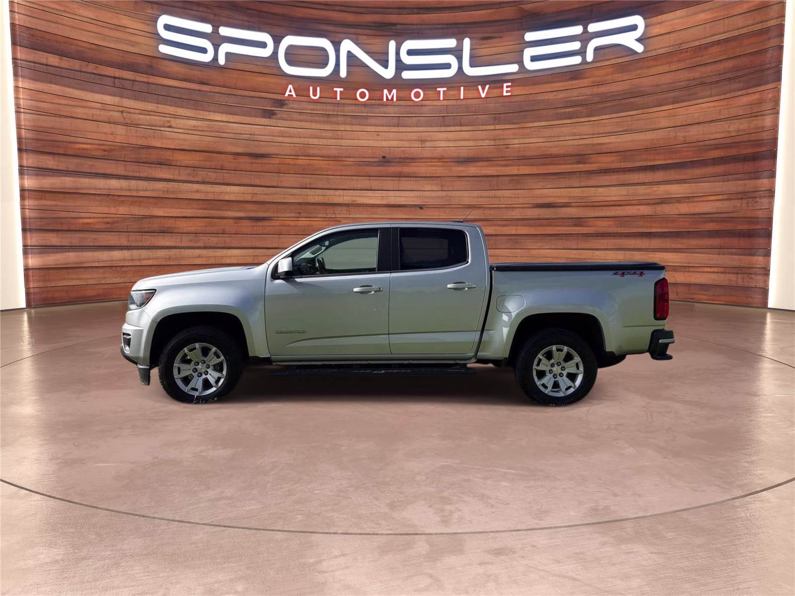 2019 Silver Ice Metallic Chevrolet Colorado 4WD LT 4X4 Truck