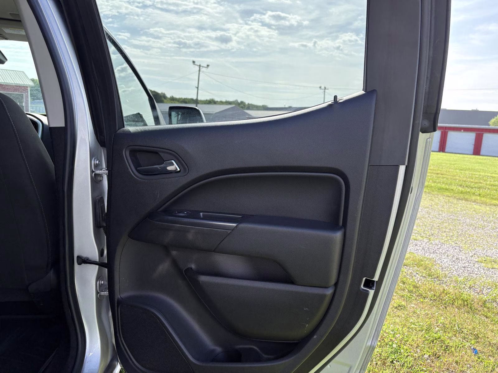 2019 Silver Ice Metallic Chevrolet Colorado 4WD LT 4X4 Truck