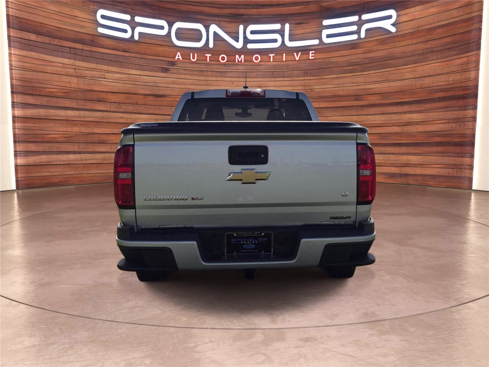 2019 Silver Ice Metallic Chevrolet Colorado 4WD LT 4X4 Truck