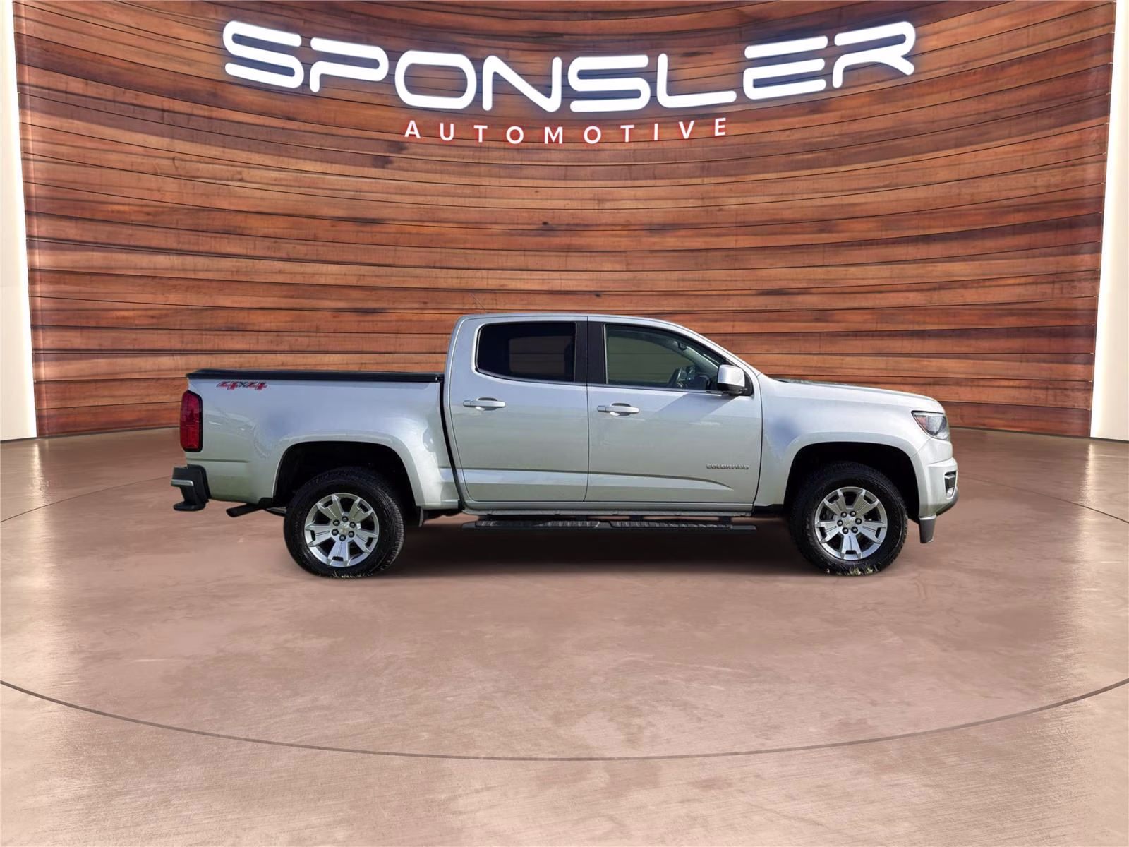 2019 Silver Ice Metallic Chevrolet Colorado 4WD LT 4X4 Truck