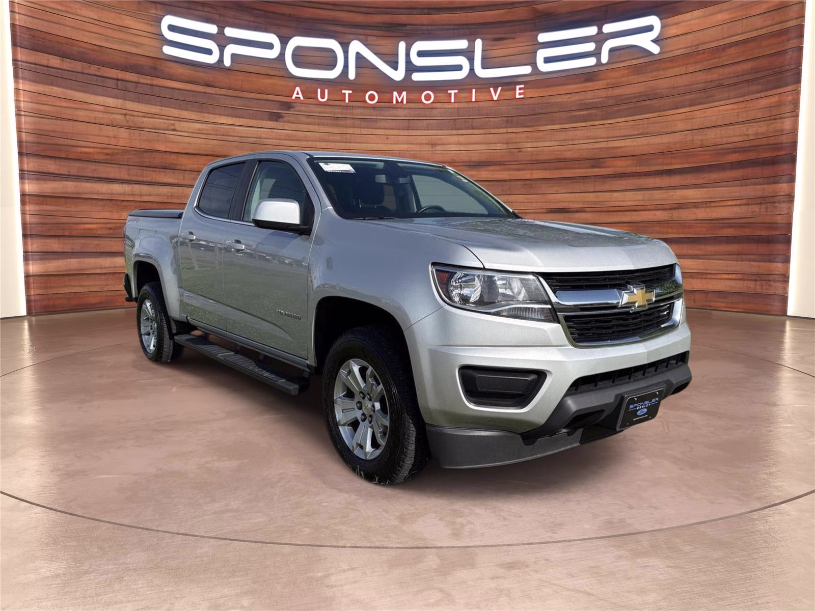 2019 Silver Ice Metallic Chevrolet Colorado 4WD LT 4X4 Truck