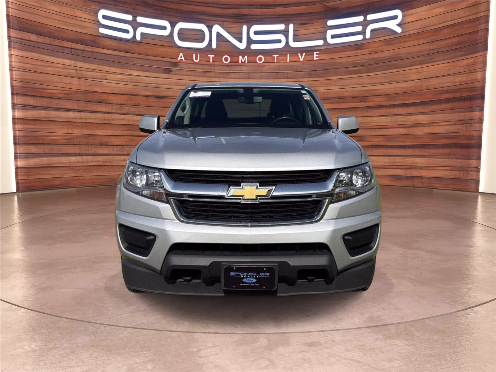 2019 Silver Ice Metallic Chevrolet Colorado 4WD LT 4X4 Truck
