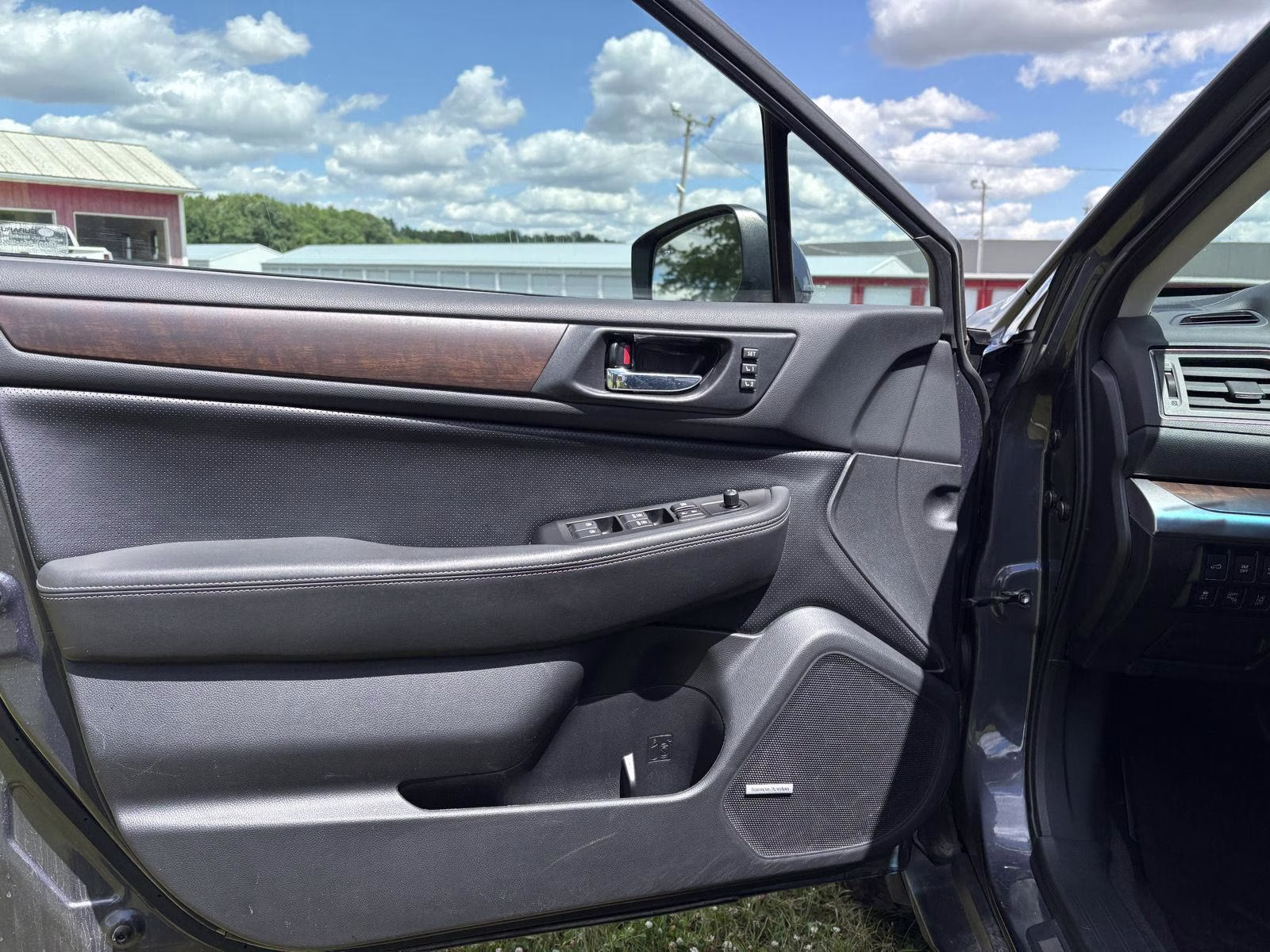 2015 Carbide Gray Metallic Subaru Outback 2.5i Limited AWD SUV