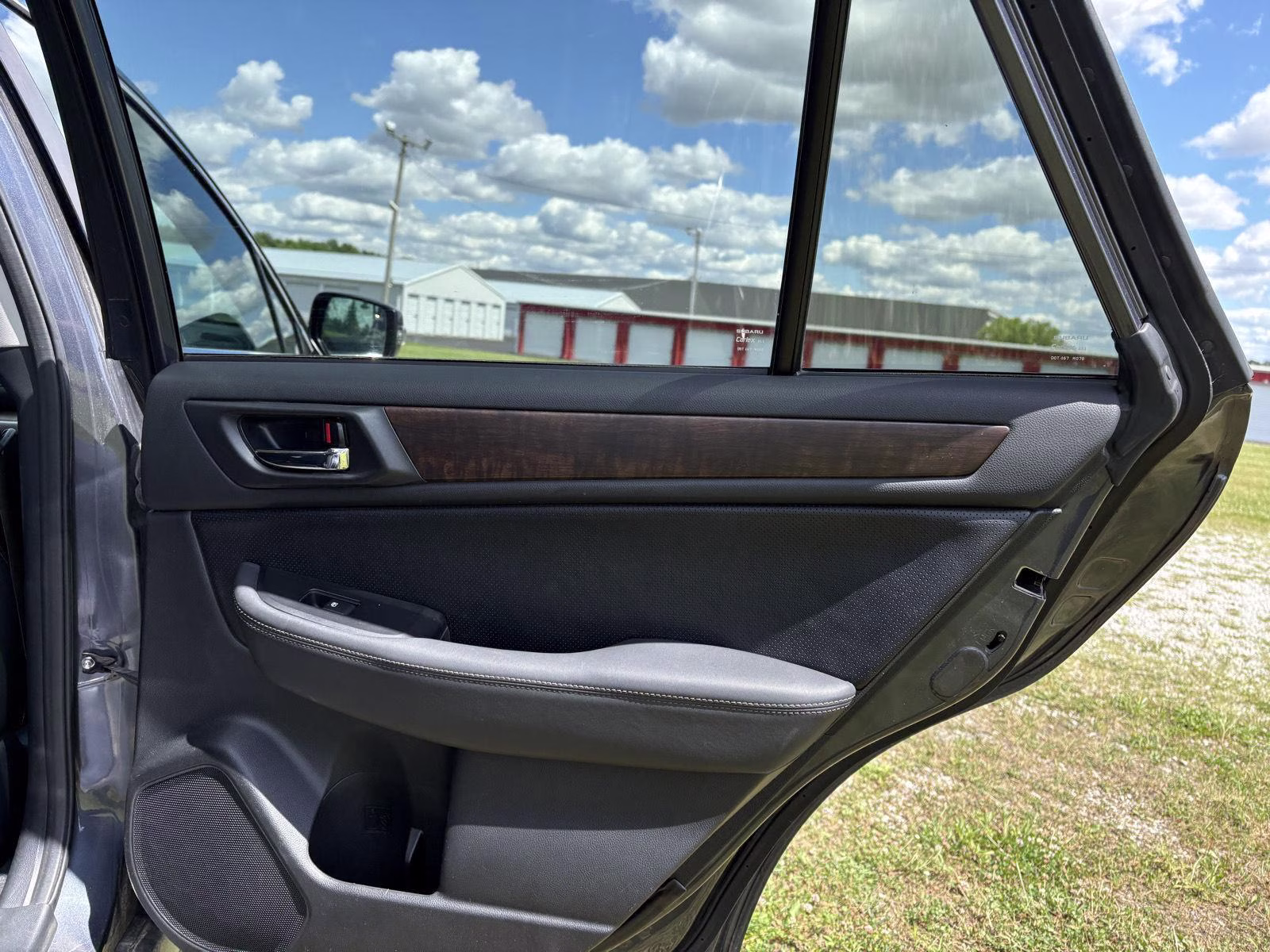 2015 Carbide Gray Metallic Subaru Outback 2.5i Limited AWD SUV