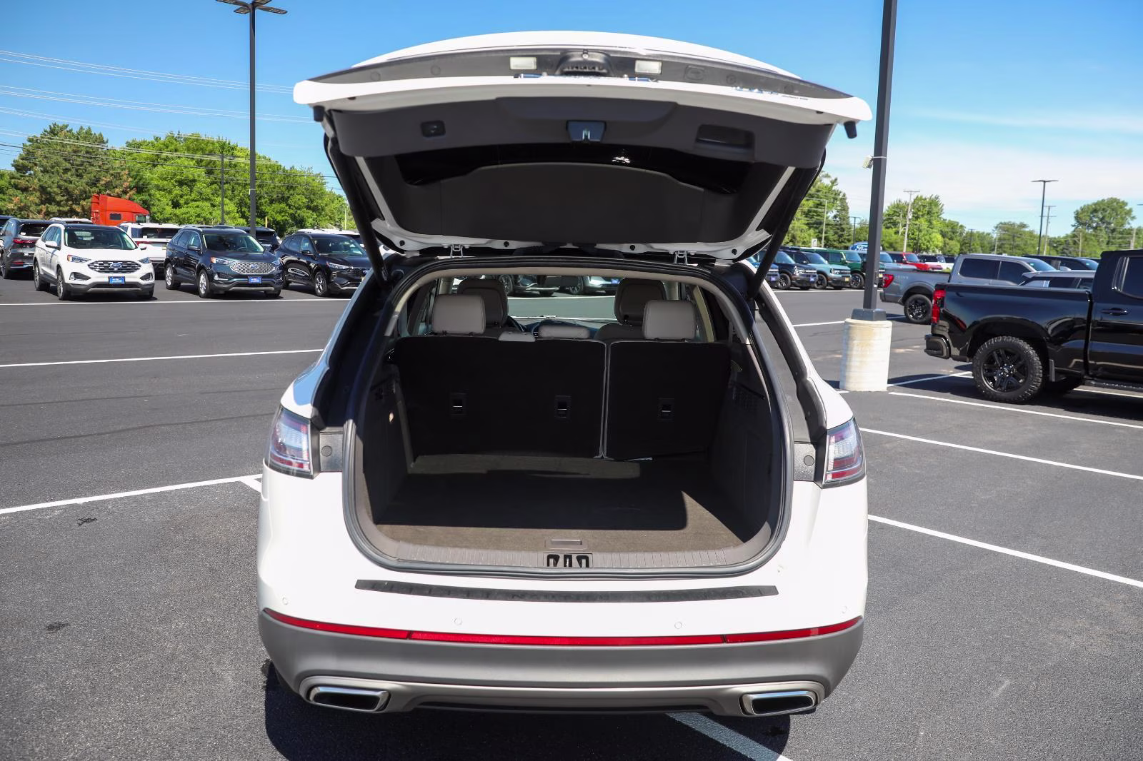 2020 Pristine White Lincoln Nautilus Reserve AWD SUV