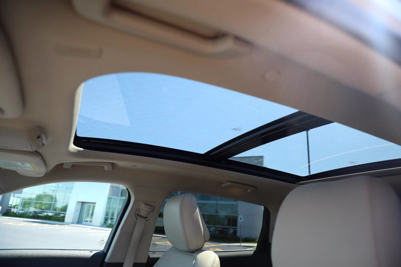 2020 Pristine White Lincoln Nautilus Reserve AWD SUV
