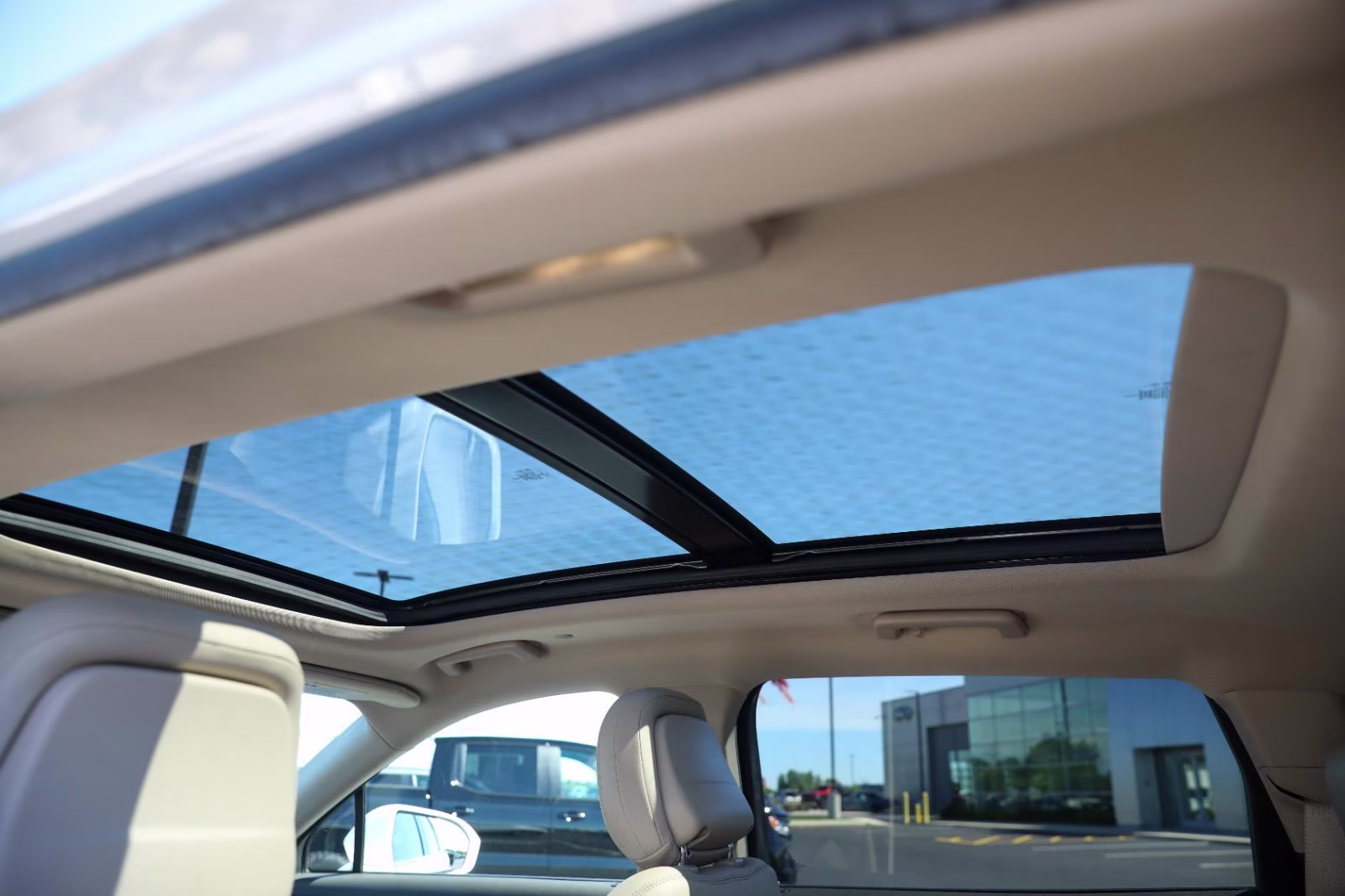 2020 Pristine White Lincoln Nautilus Reserve AWD SUV