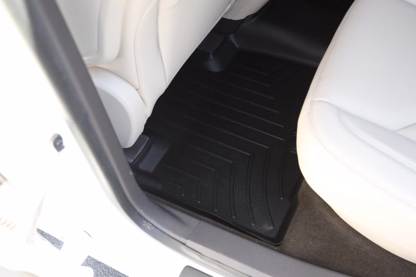 2020 Pristine White Lincoln Nautilus Reserve AWD SUV