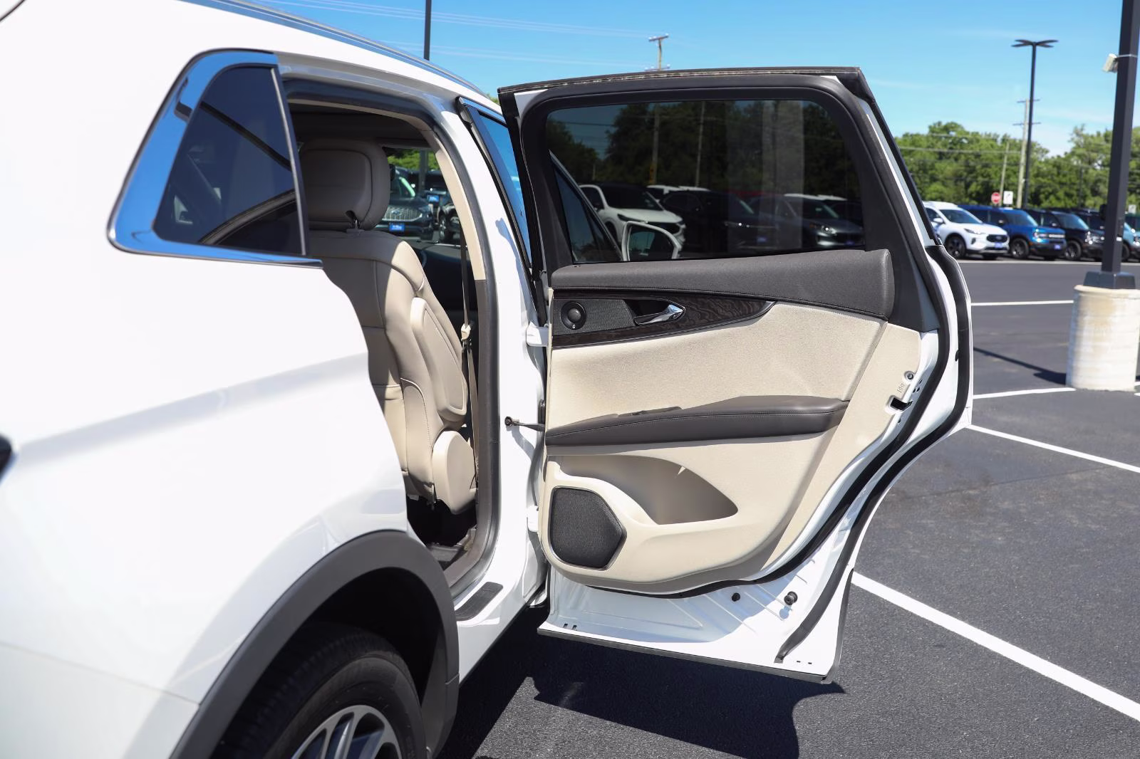 2020 Pristine White Lincoln Nautilus Reserve AWD SUV