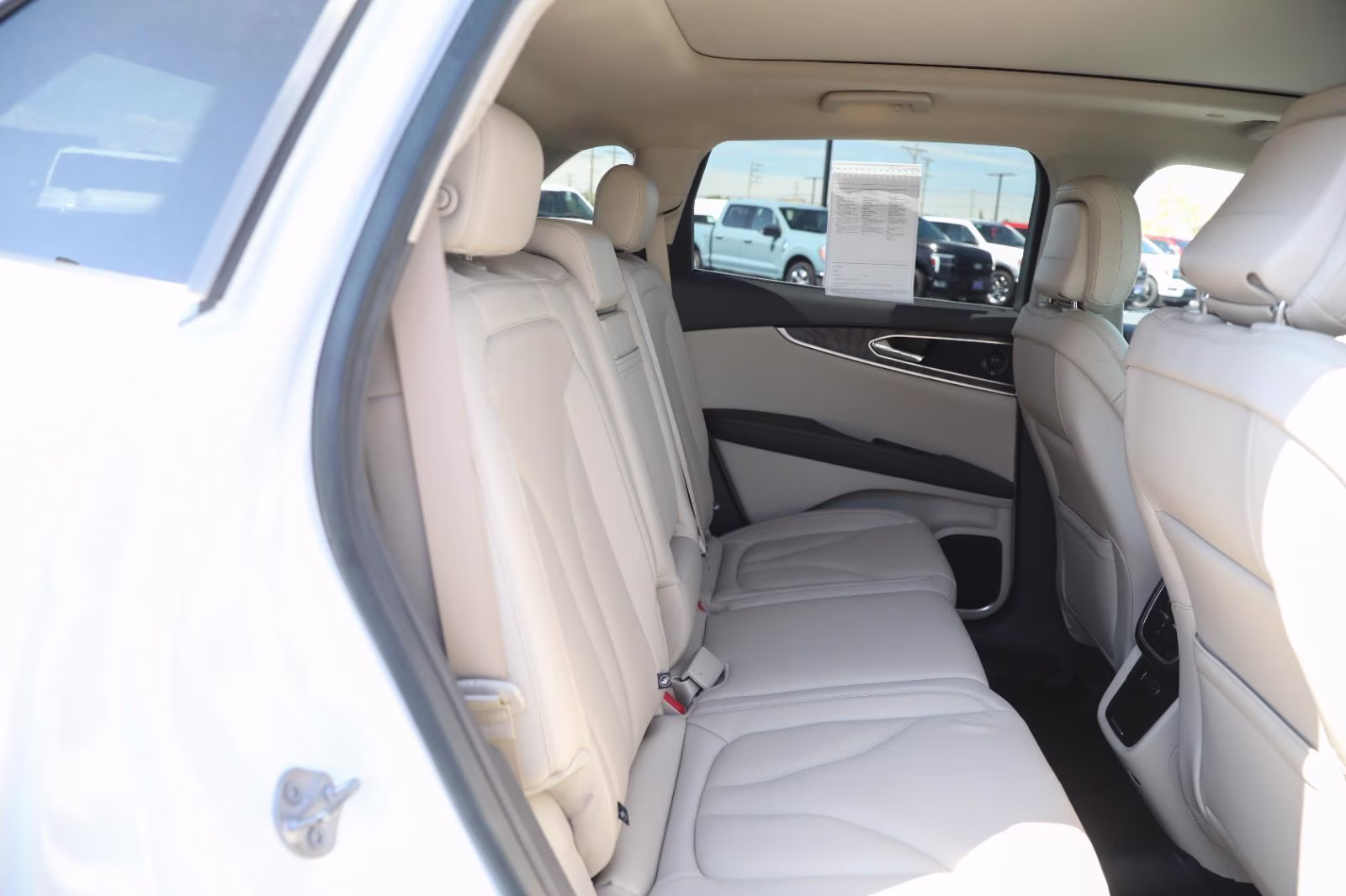 2020 Pristine White Lincoln Nautilus Reserve AWD SUV