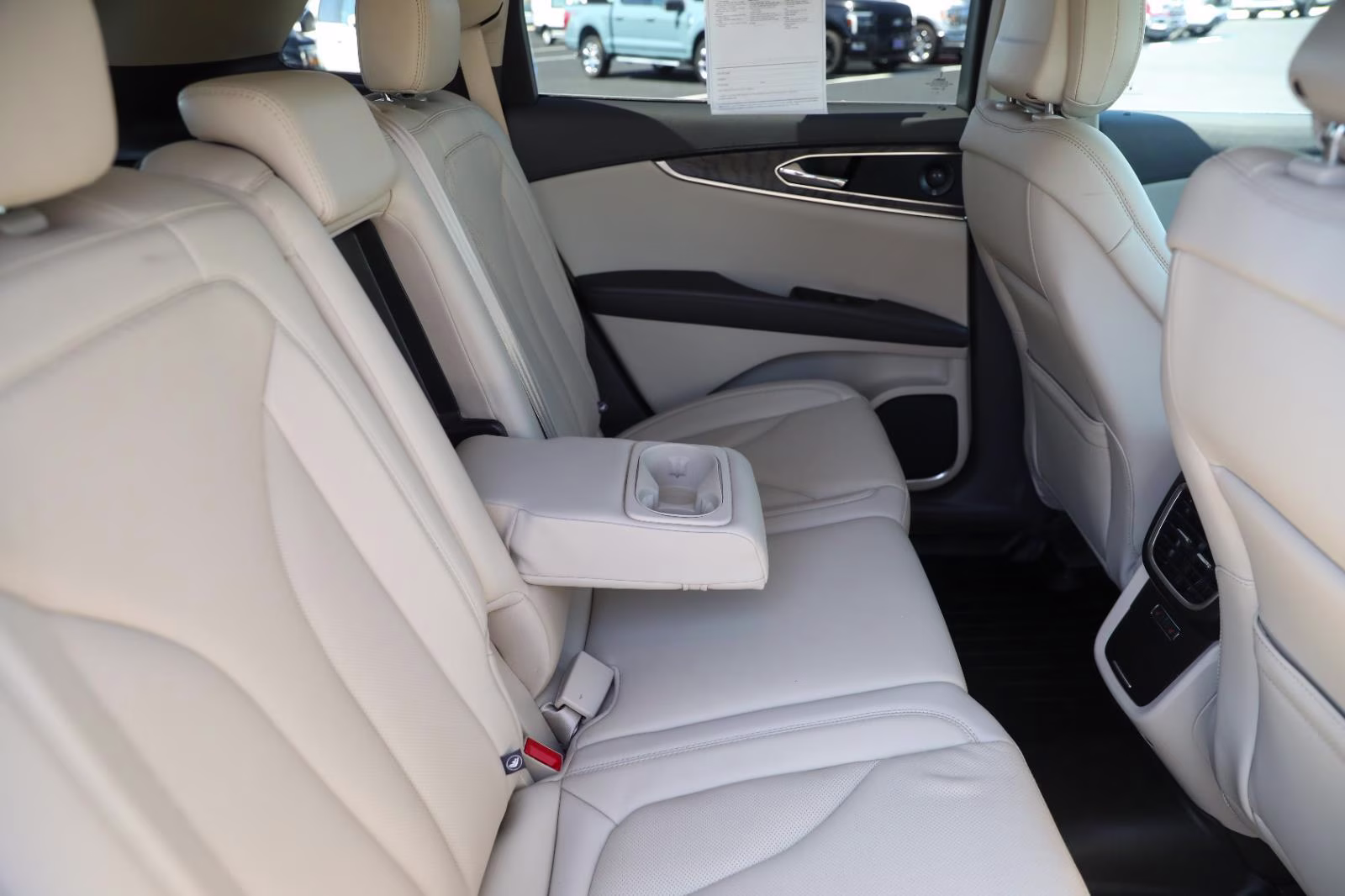 2020 Pristine White Lincoln Nautilus Reserve AWD SUV
