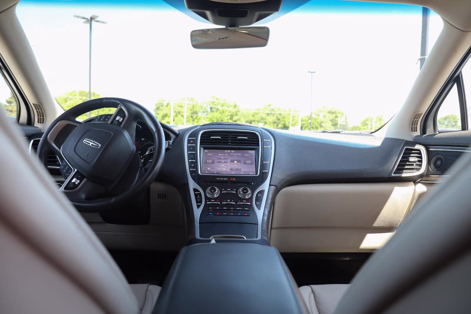 2020 Pristine White Lincoln Nautilus Reserve AWD SUV