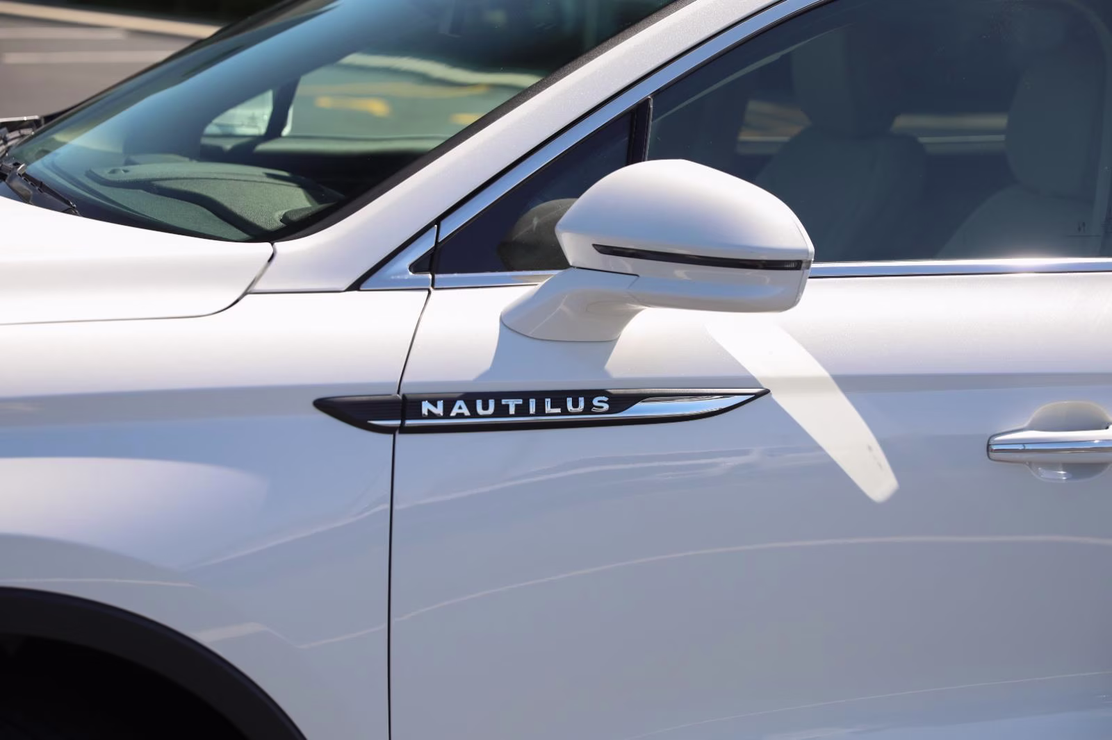 2020 Pristine White Lincoln Nautilus Reserve AWD SUV