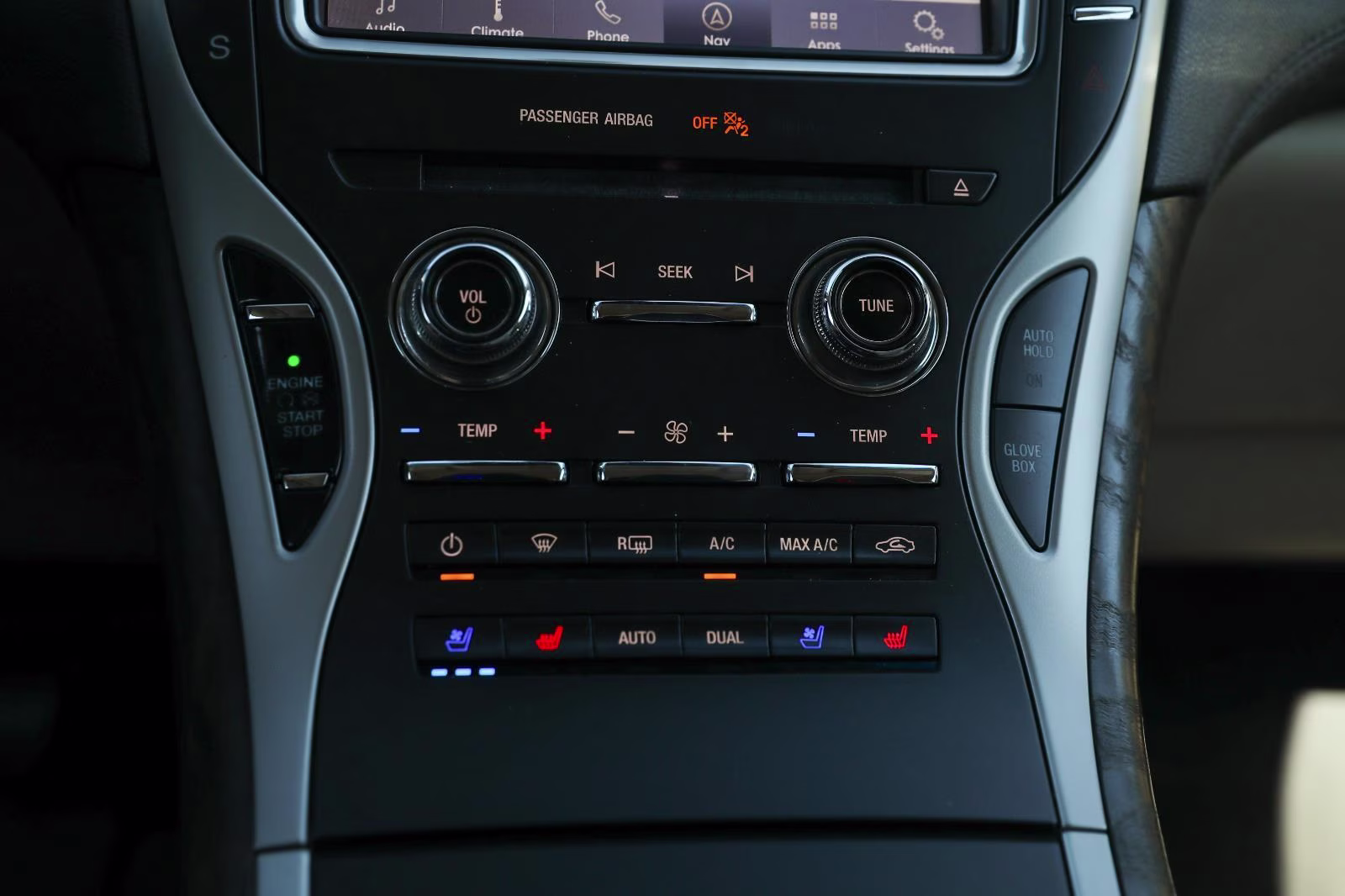 2020 Pristine White Lincoln Nautilus Reserve AWD SUV