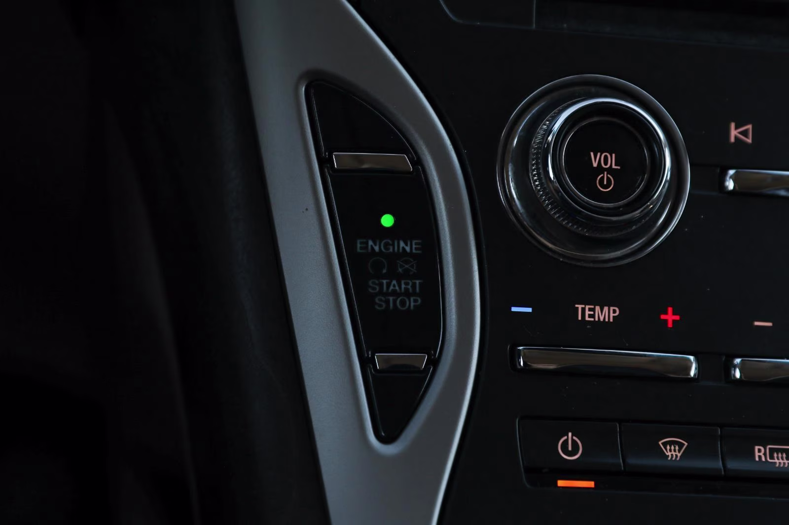 2020 Pristine White Lincoln Nautilus Reserve AWD SUV