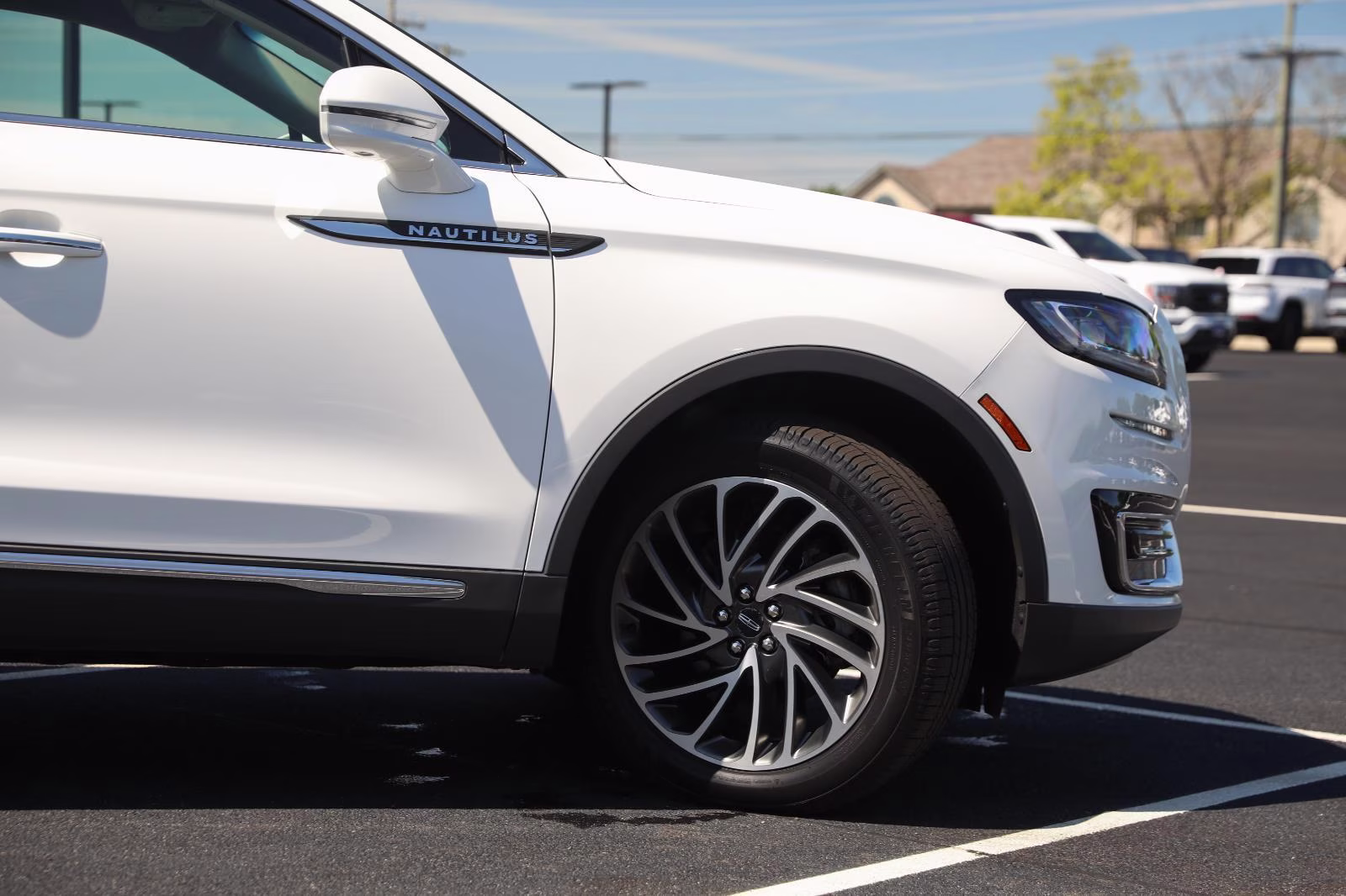 2020 Pristine White Lincoln Nautilus Reserve AWD SUV