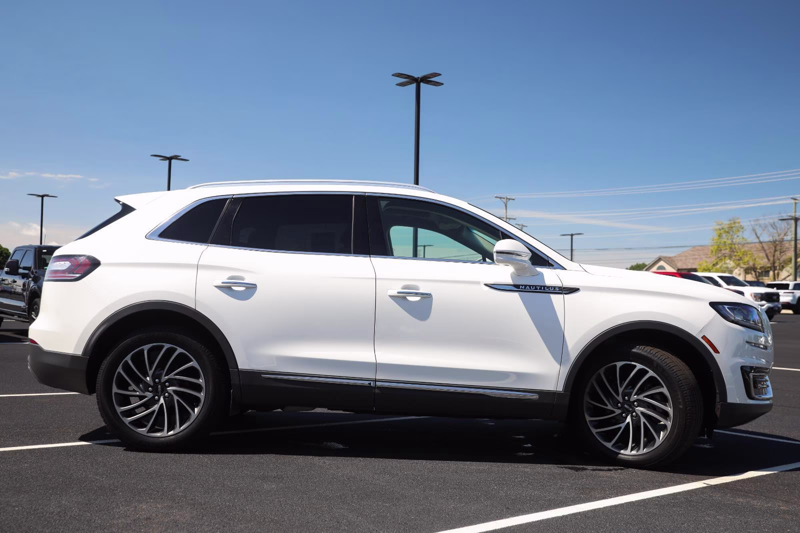 2020 Pristine White Lincoln Nautilus Reserve AWD SUV