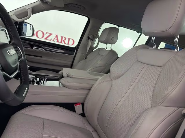 2023 Bright White Clearcoat Jeep Wagoneer Base RWD SUV