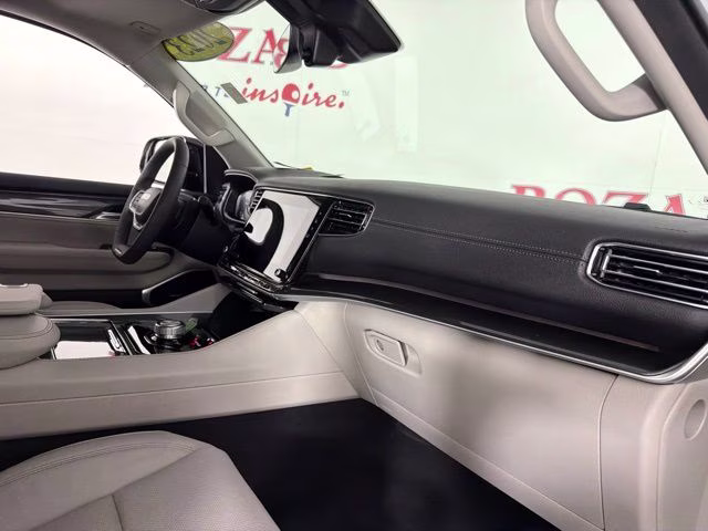 2023 Bright White Clearcoat Jeep Wagoneer Base RWD SUV