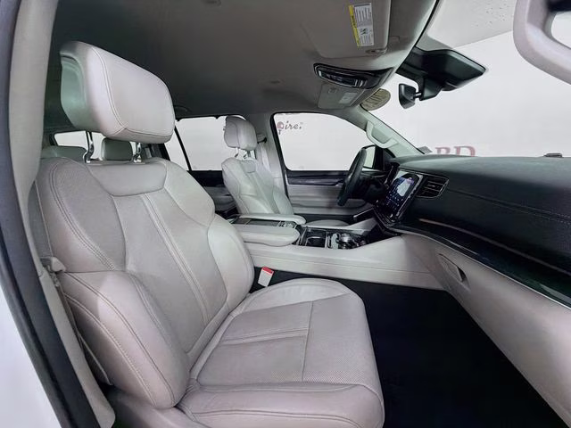 2023 Bright White Clearcoat Jeep Wagoneer Base RWD SUV