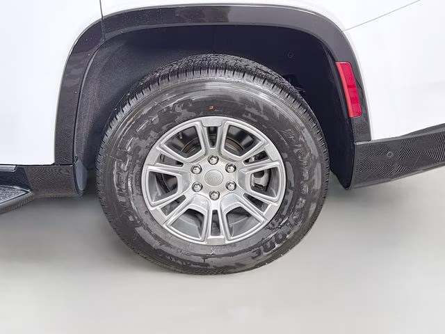 2023 Bright White Clearcoat Jeep Wagoneer Base RWD SUV