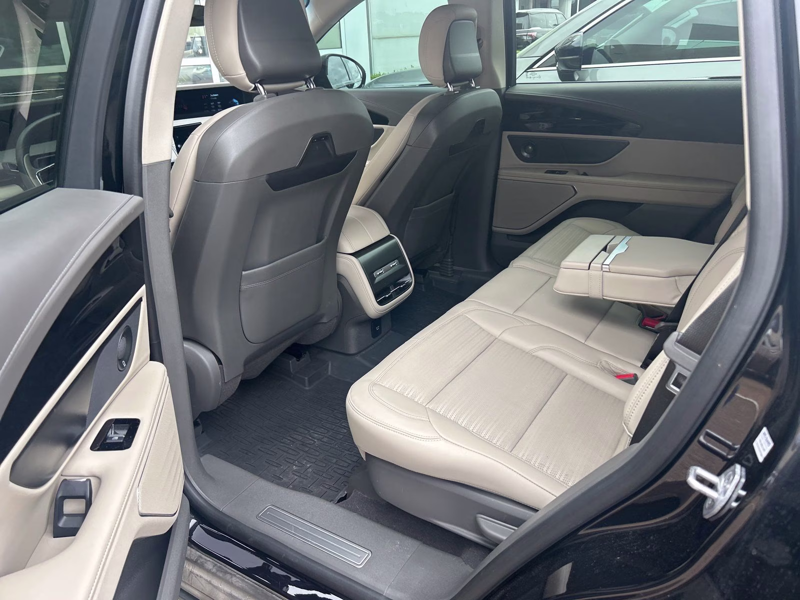 2024 Black Metallic Lincoln Nautilus Reserve AWD SUV