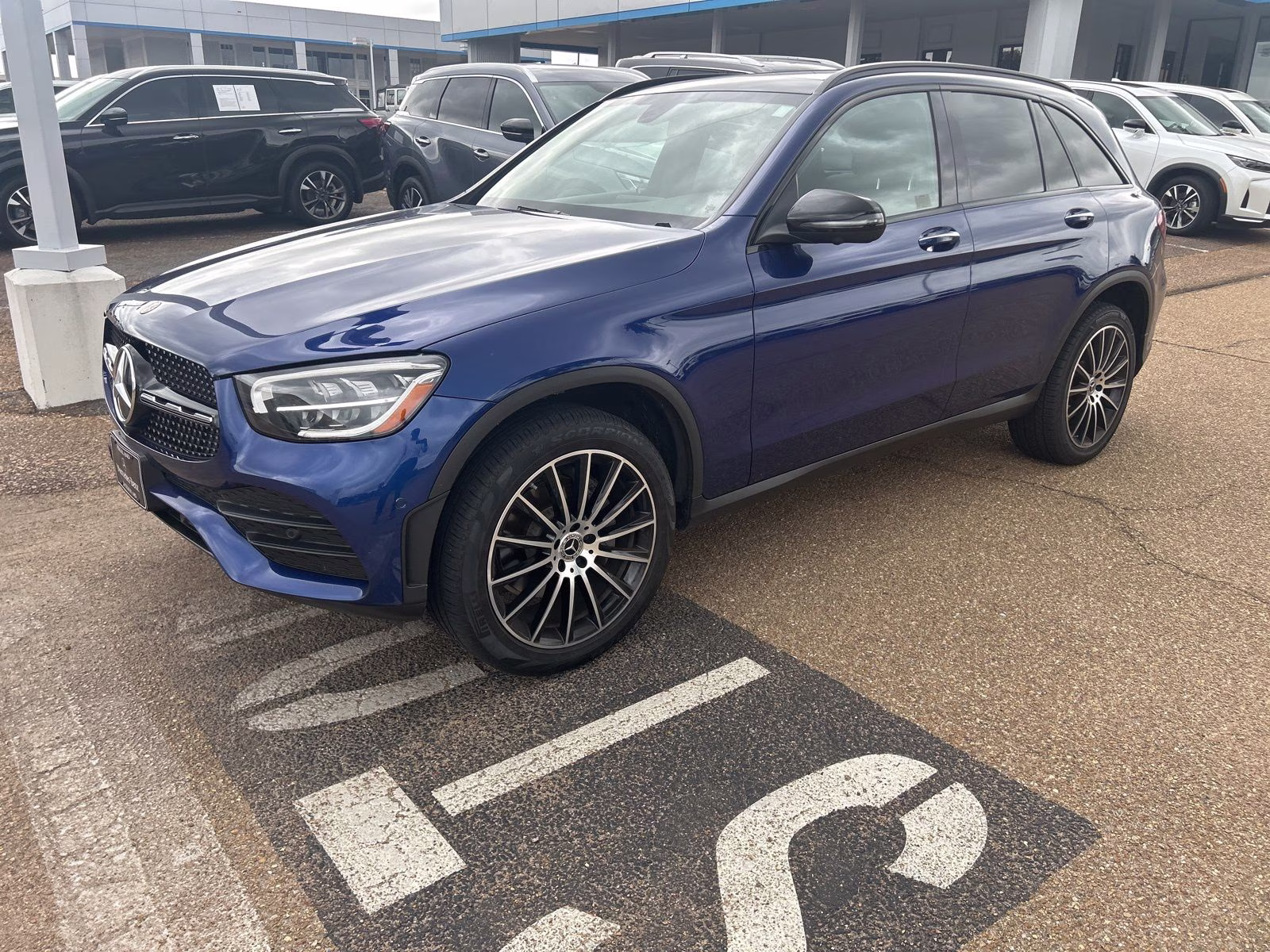 2021 Mercedes-Benz GLC GLC300's photo